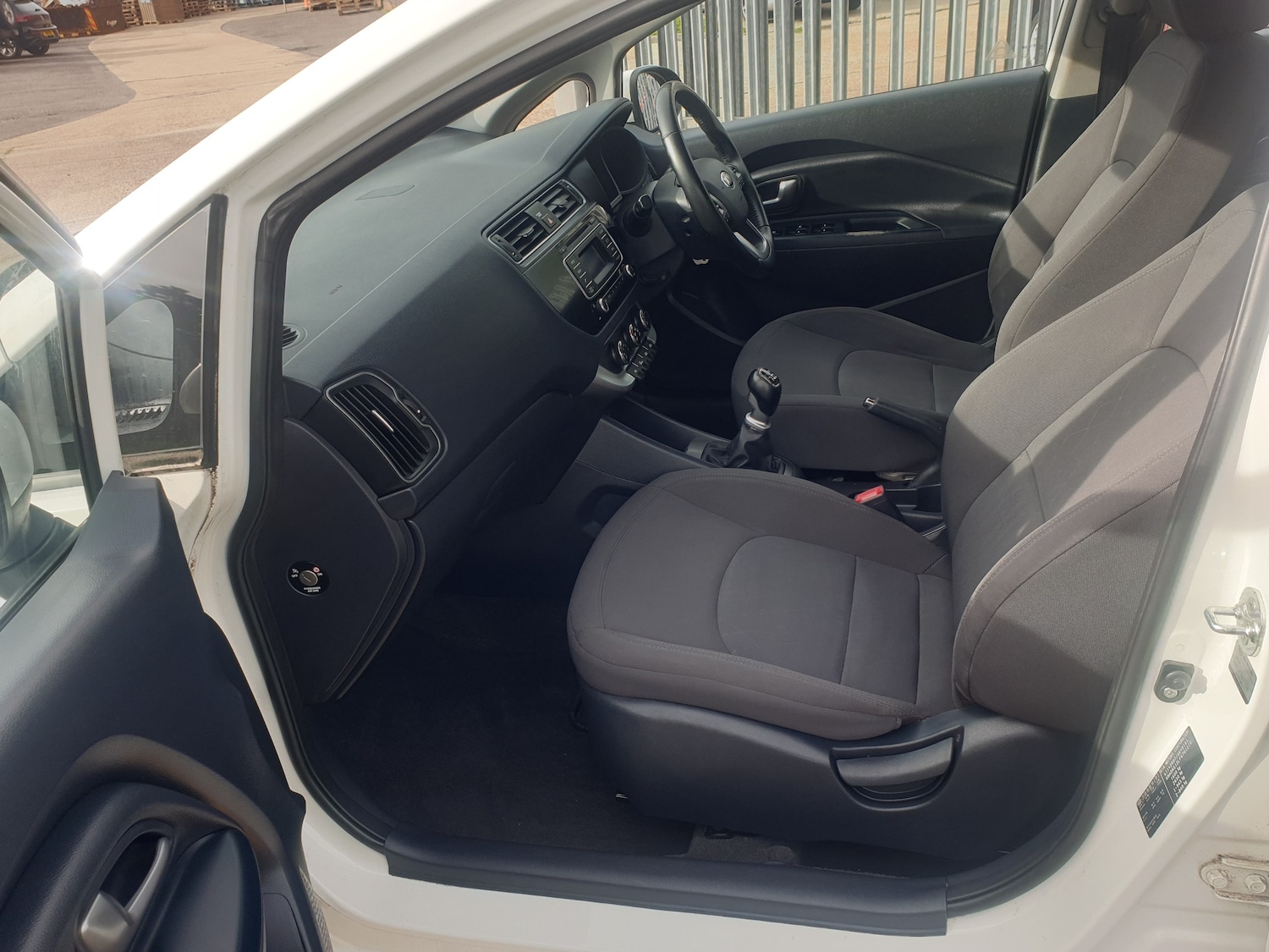 Used Kia Rio 2015 for sale - 76391918: Photo 16