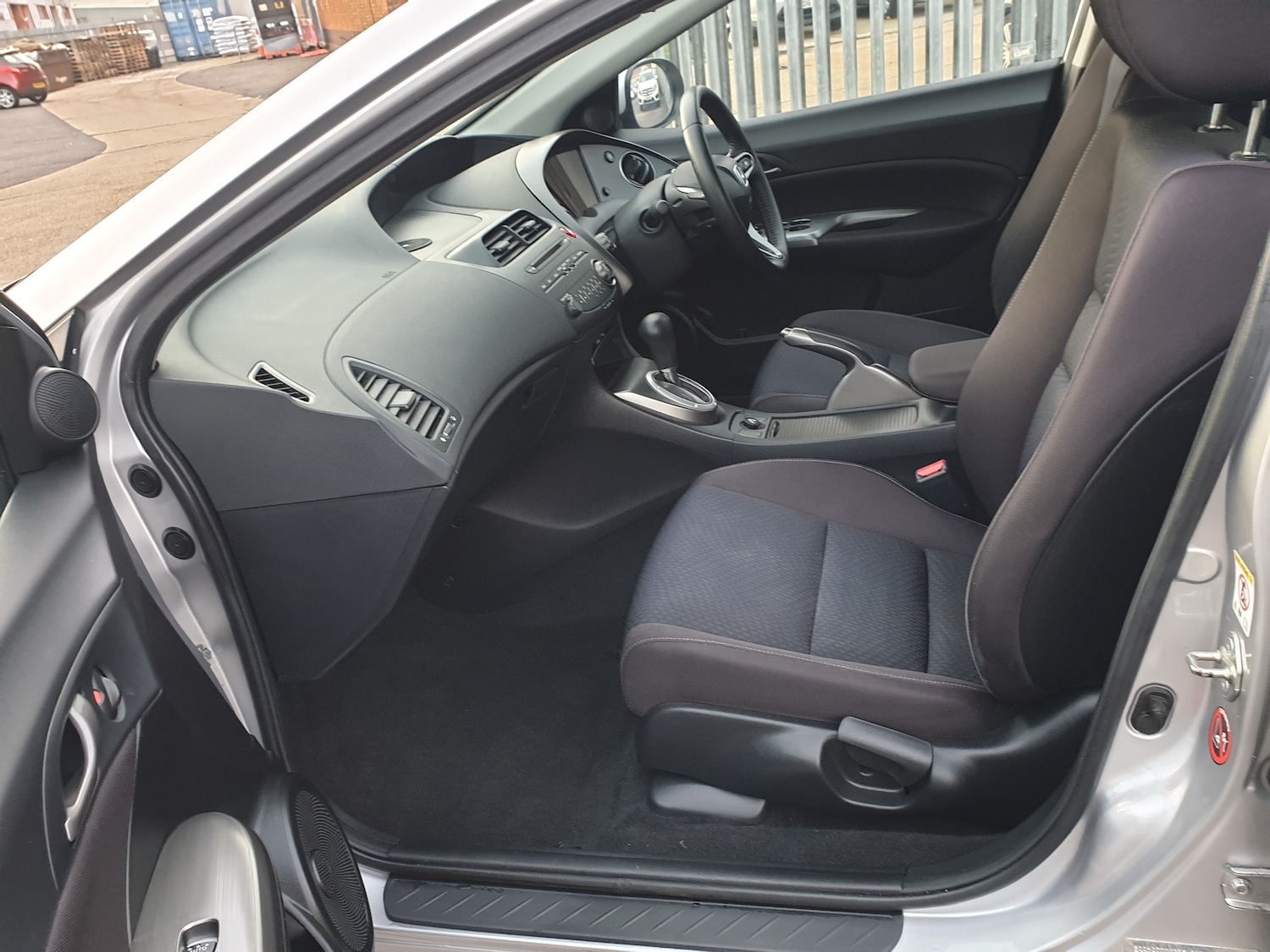 Used Honda Civic 2010 for sale - 76616873: Photo 15