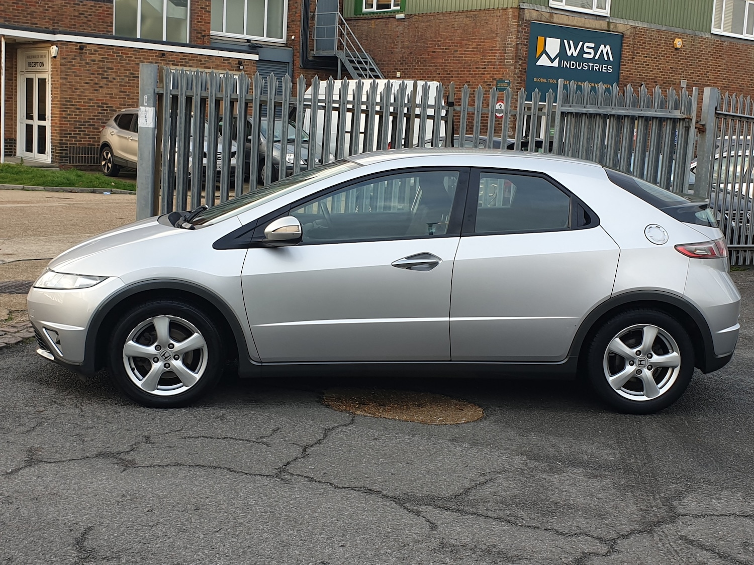 Used Honda Civic 2010 for sale - 76616873: Photo 4