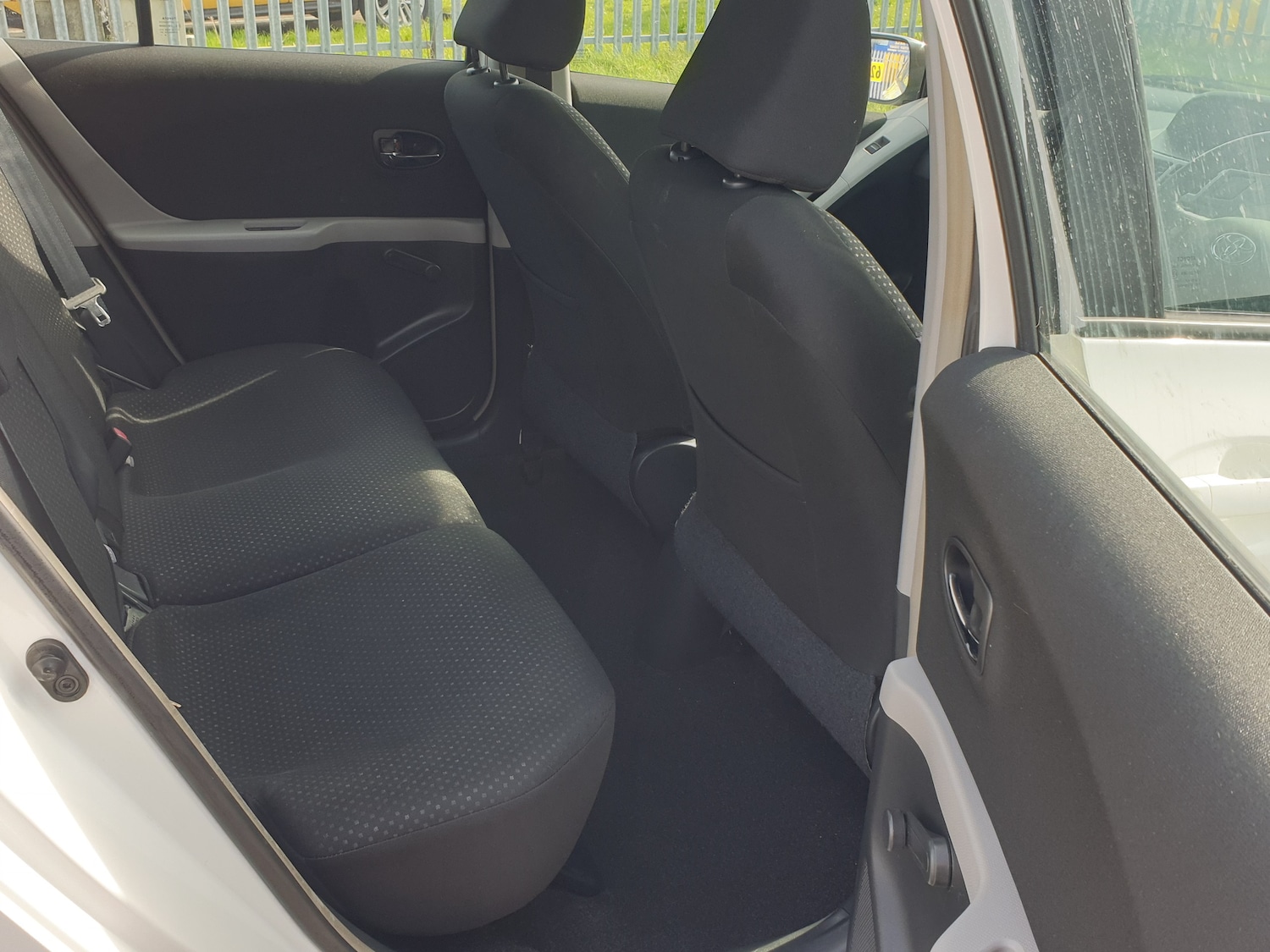 Used Toyota Yaris 2011 for sale - 78078572: Photo 11