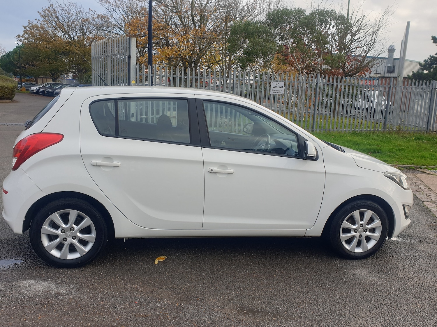 Used Hyundai i20 2014 for sale - 76480782: Photo 8