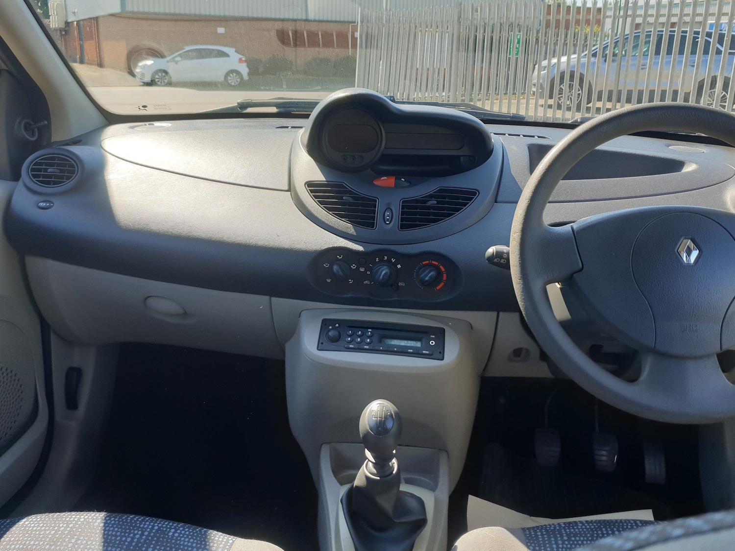 Used Renault Twingo 2010 for sale - 76934241: Photo 12