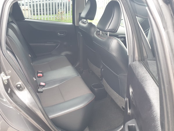 Used Toyota Yaris 2012 for sale - 76273773: Photo 11