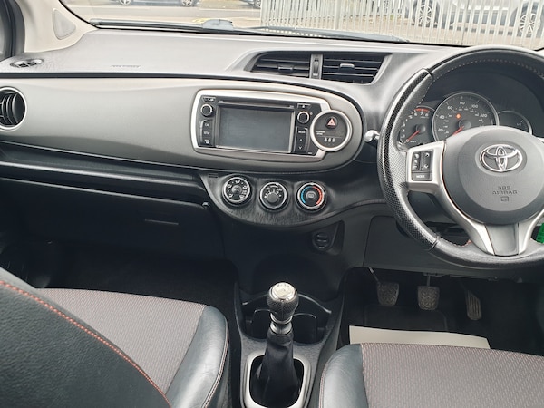 Used Toyota Yaris 2012 for sale - 76273773: Photo 12