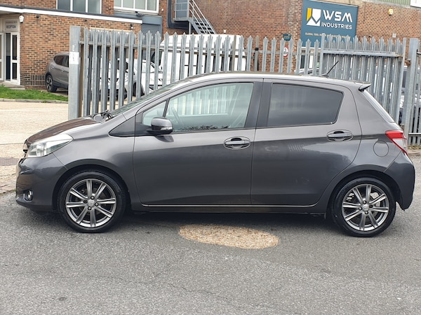 Used Toyota Yaris 2012 for sale - 76273773: Photo 4