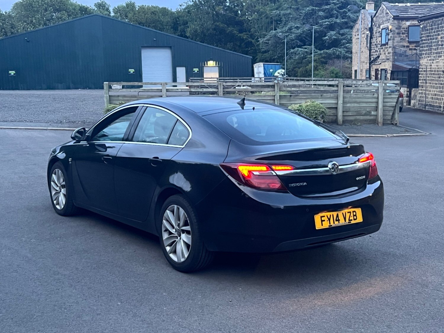 Vauxhall Insignia 2014 (14) - 2.0 CDTi ecoFLEX Elite Nav 5dr [Start Stop] - Image 3
