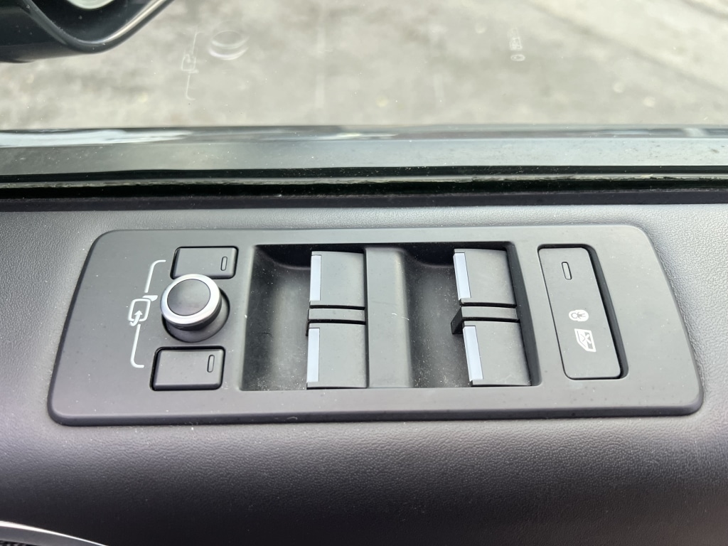 Used Land Rover Discovery 2017 for sale - 77370926: Photo 30