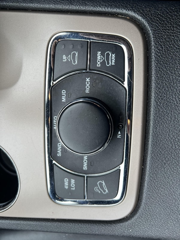 Used Jeep Grand Cherokee 2014 for sale - 76212179: Photo 32