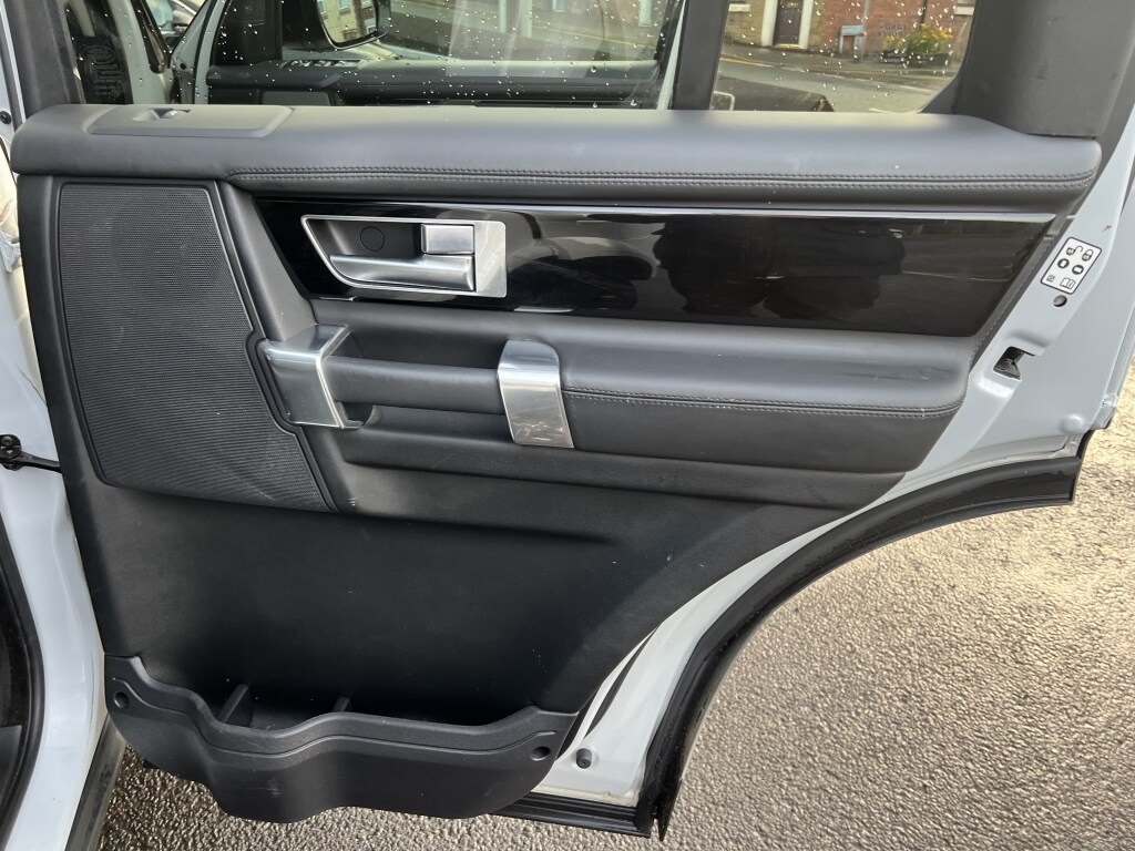 Used Land Rover Discovery 2016 for sale - 76375070: Photo 31