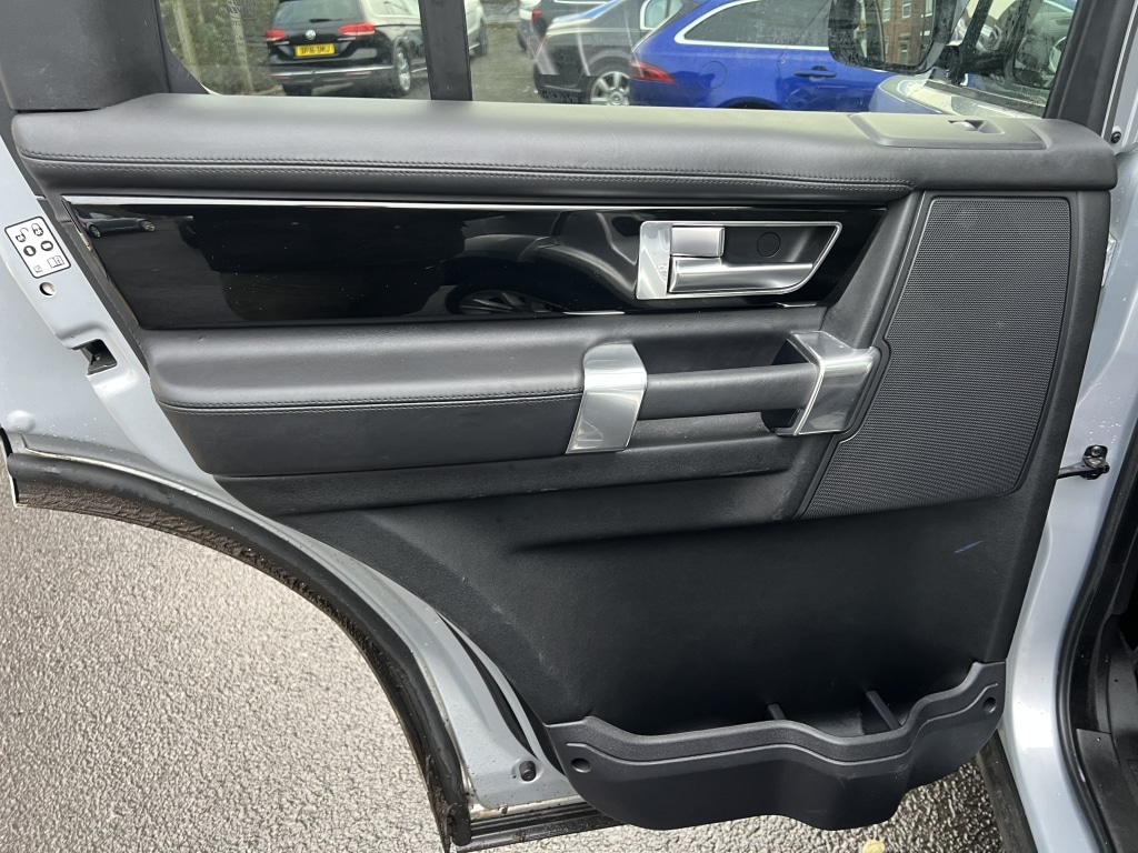 Used Land Rover Discovery 2016 for sale - 76663844: Photo 30