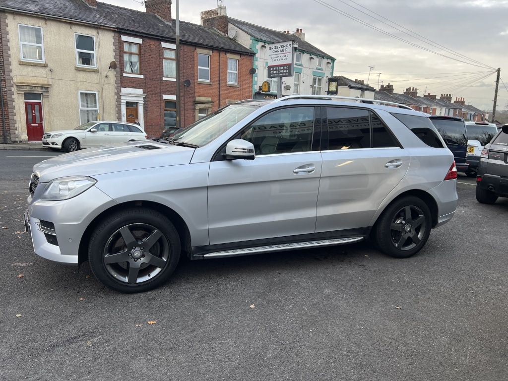 Used Mercedes-Benz M Class 2013 for sale - 76663846: Photo 4