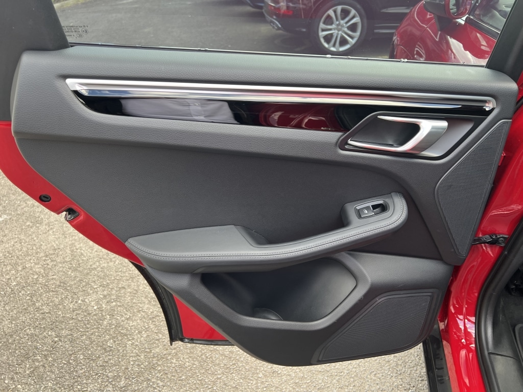 Used Porsche Macan 2020 for sale - 78202305: Photo 28