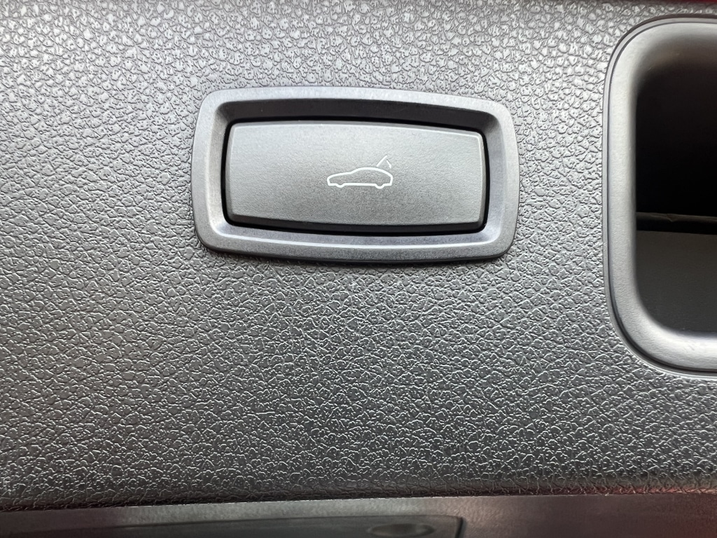 Used Porsche Macan 2020 for sale - 78202305: Photo 30