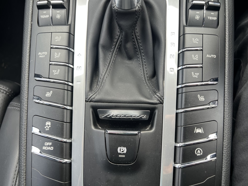 Used Porsche Macan 2020 for sale - 78202305: Photo 37