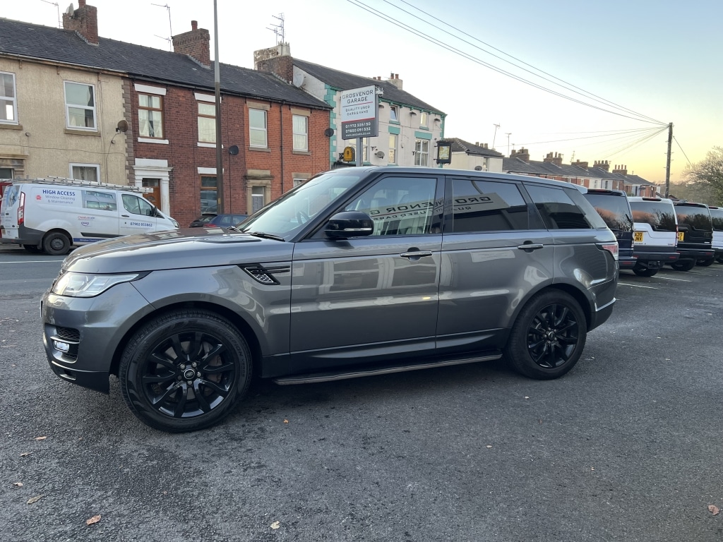 Used Land Rover Range Rover Sport 2015 for sale - 76618857: Photo 4