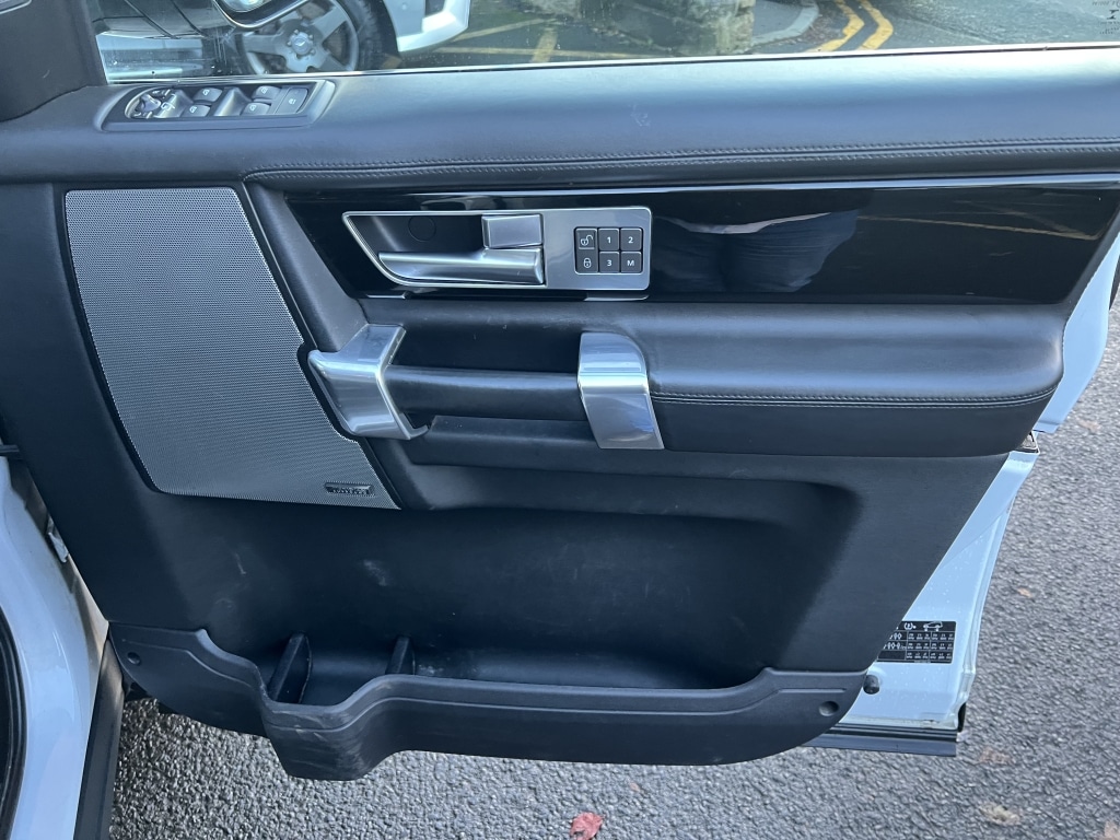 Used Land Rover Discovery 2016 for sale - 76764066: Photo 31