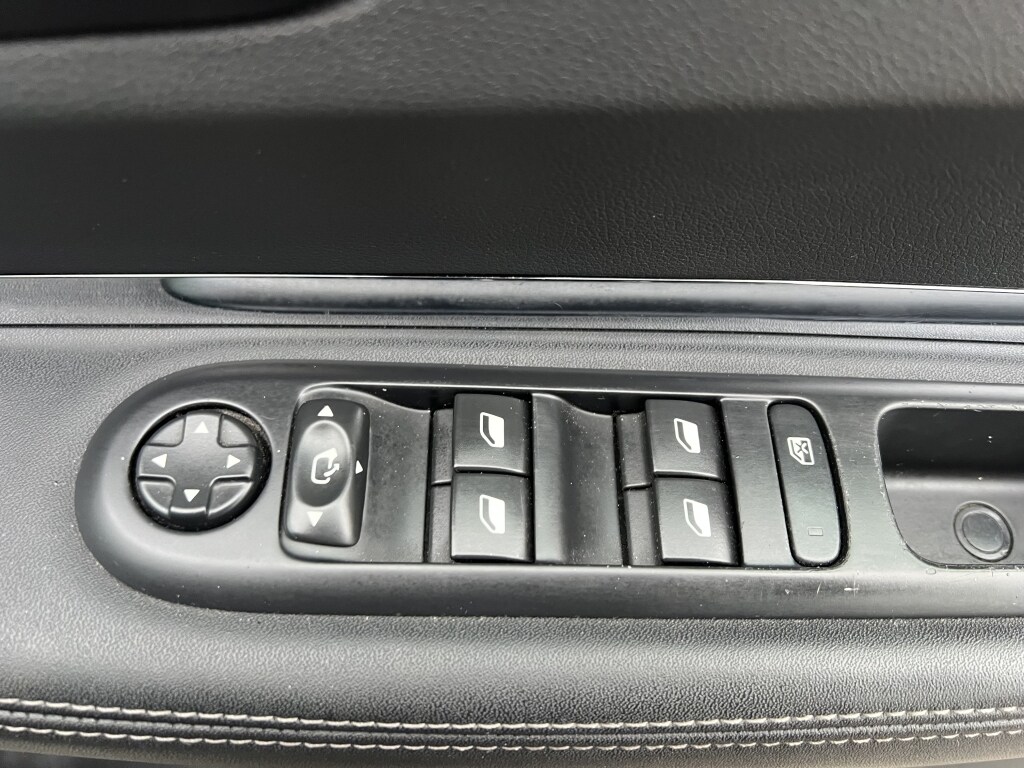 Used Peugeot 3008 2016 for sale - 77438636: Photo 26