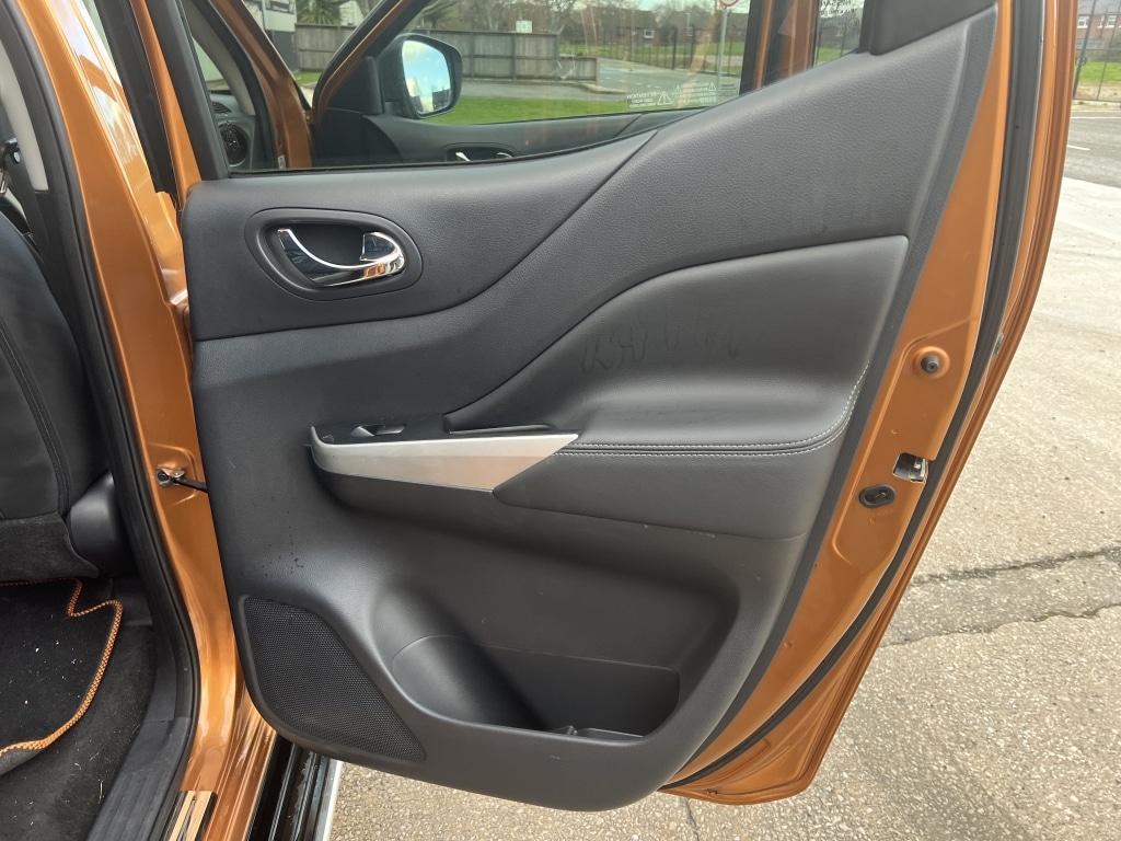 Used Nissan Navara 2017 for sale - 77028290: Photo 24