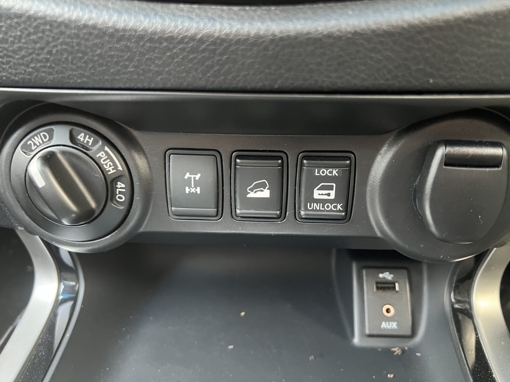 Used Nissan Navara 2017 for sale - 77028290: Photo 30