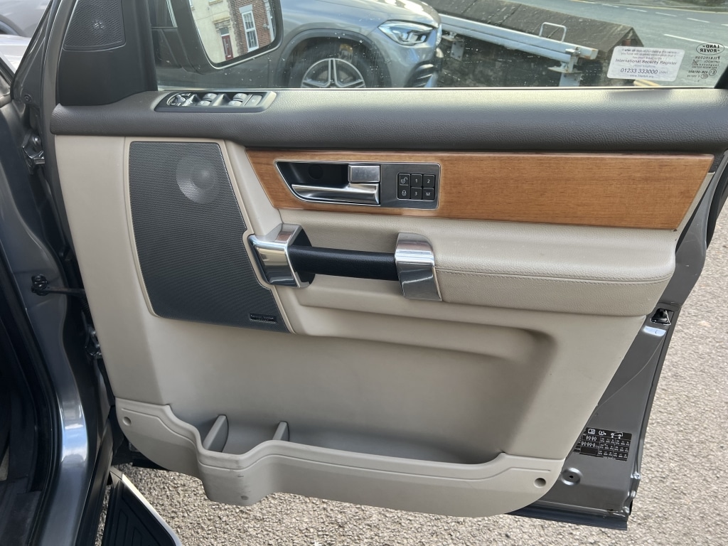 Used Land Rover Discovery 2010 for sale - 77046496: Photo 32