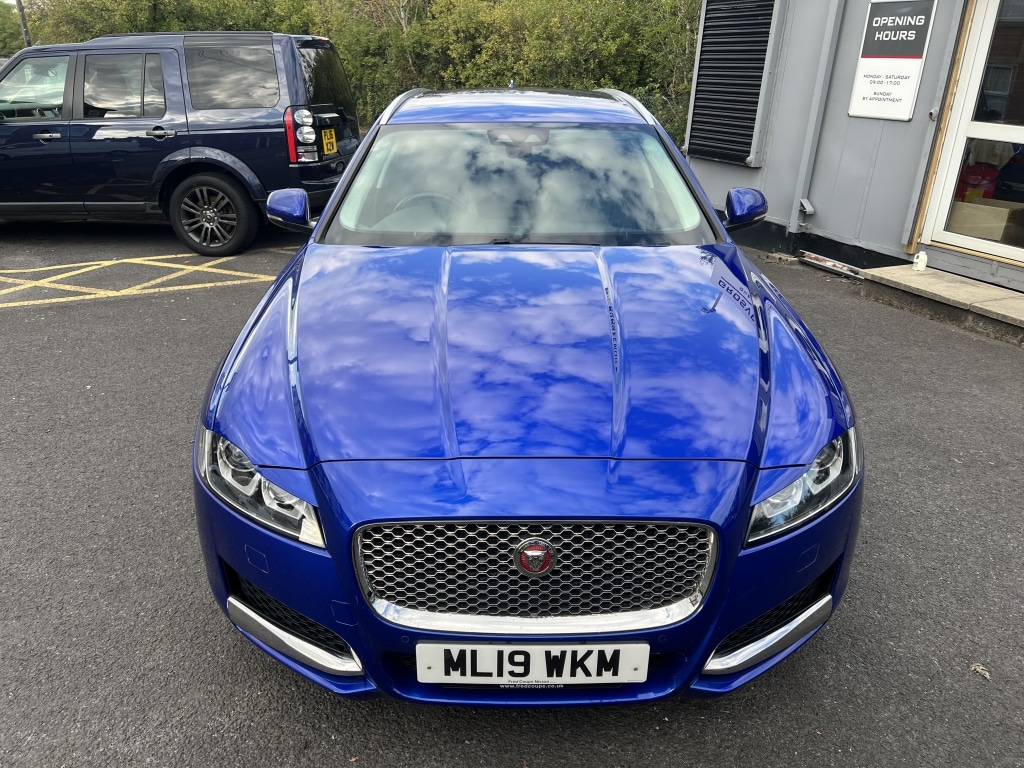 Used Jaguar XF 2019 for sale - 76058270: Photo 2