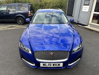 Used Jaguar XF 2019 for sale - 76058270: Photo 2
