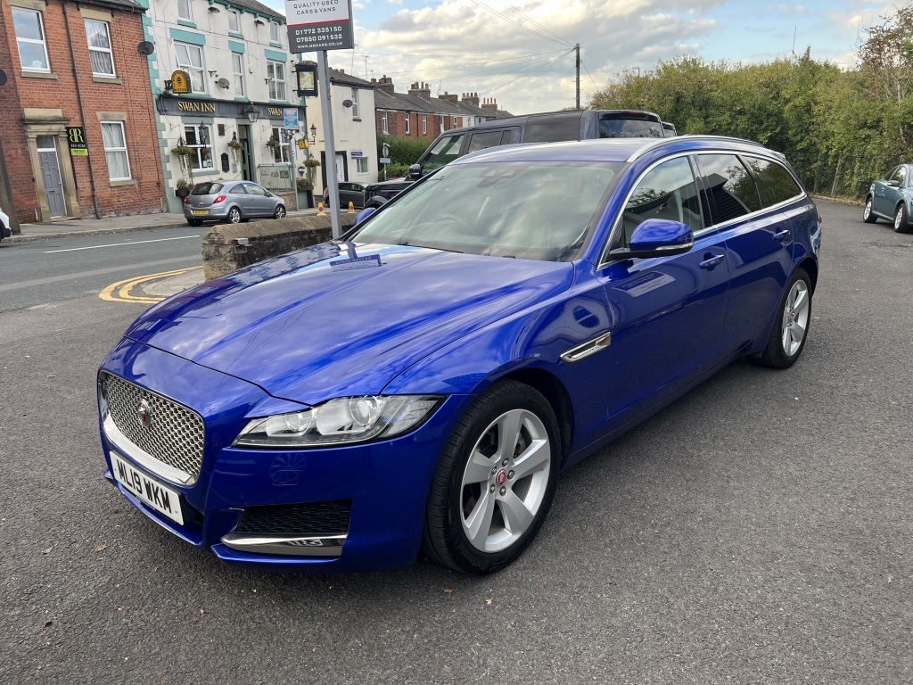 Used Jaguar XF 2019 for sale - 76058270: Photo 3