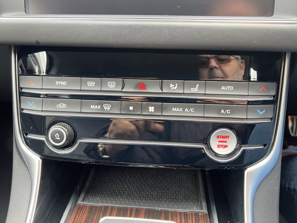 Used Jaguar XF 2019 for sale - 76058270: Photo 32