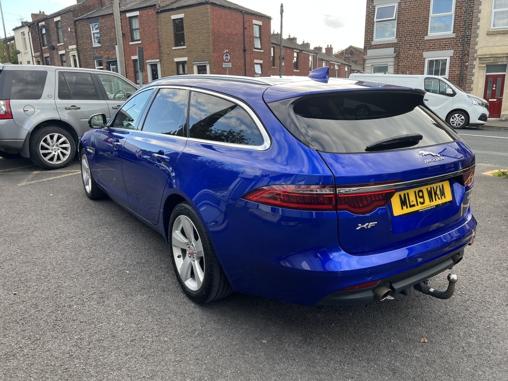 Used Jaguar XF 2019 for sale - 76058270: Photo 5