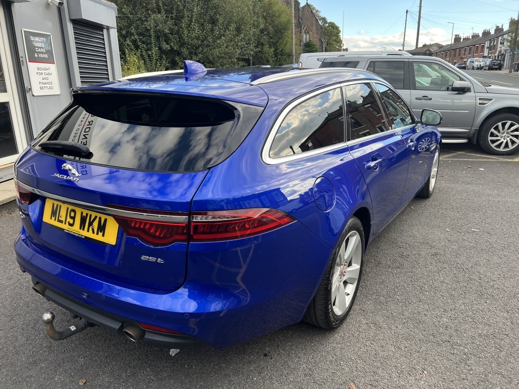 Used Jaguar XF 2019 for sale - 76058270: Photo 7