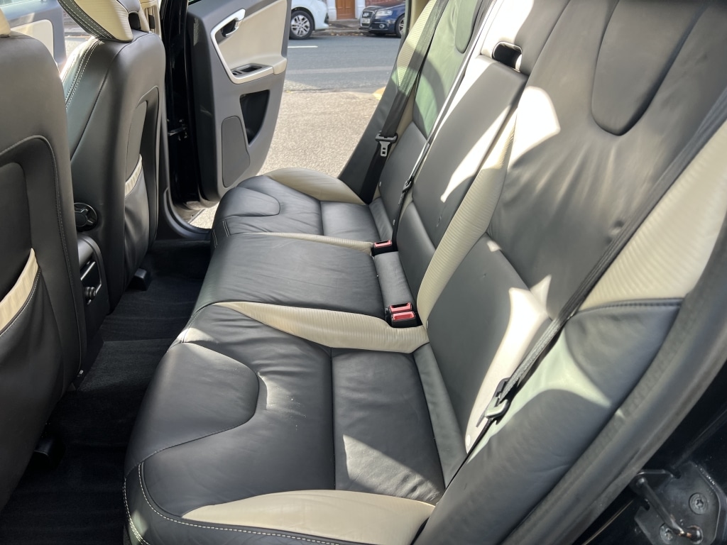 Used Volvo XC60 2010 for sale - 76383456: Photo 17