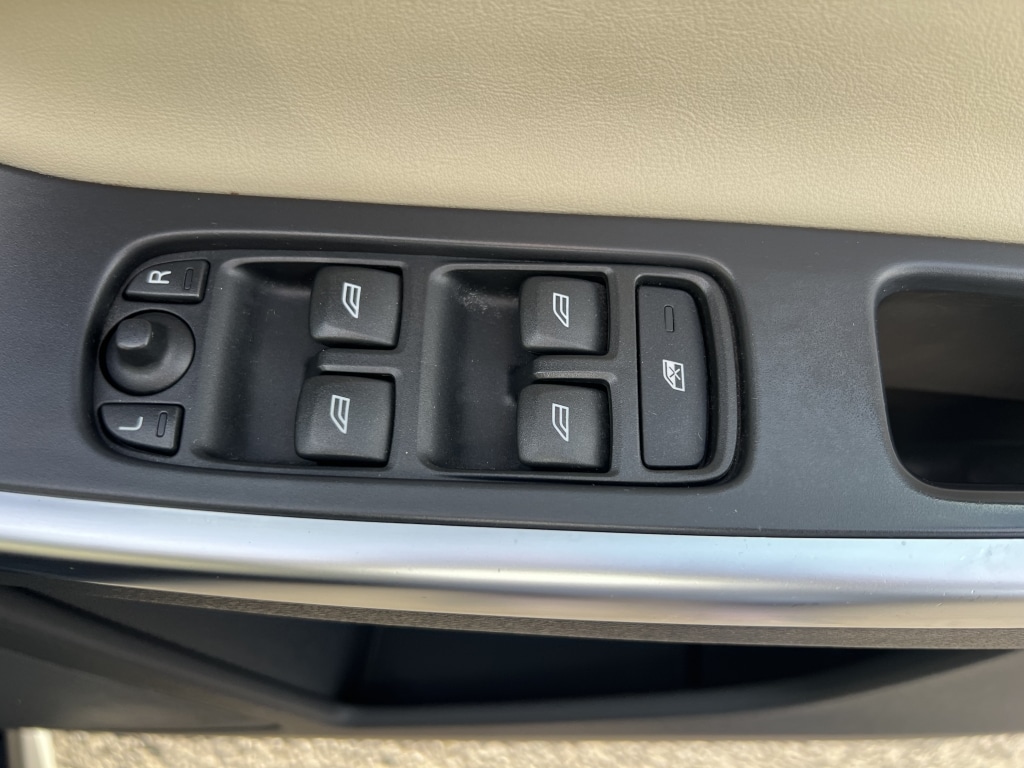 Used Volvo XC60 2010 for sale - 76383456: Photo 24