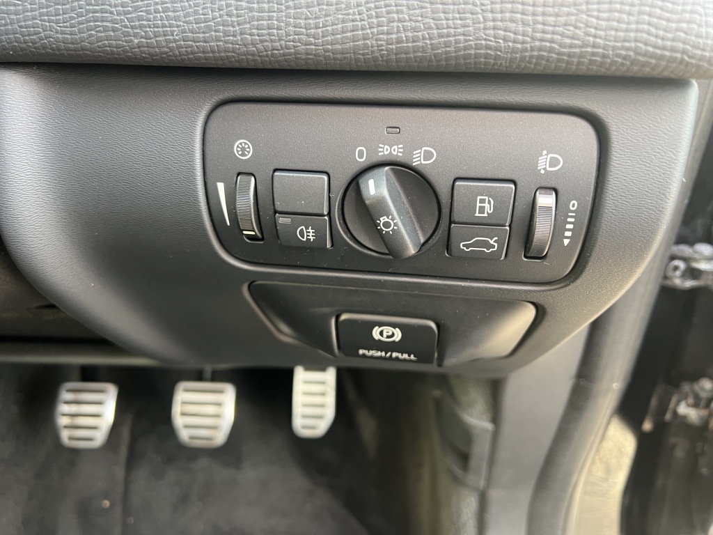 Used Volvo XC60 2010 for sale - 76383456: Photo 25