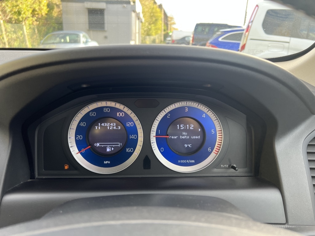 Used Volvo XC60 2010 for sale - 76383456: Photo 31