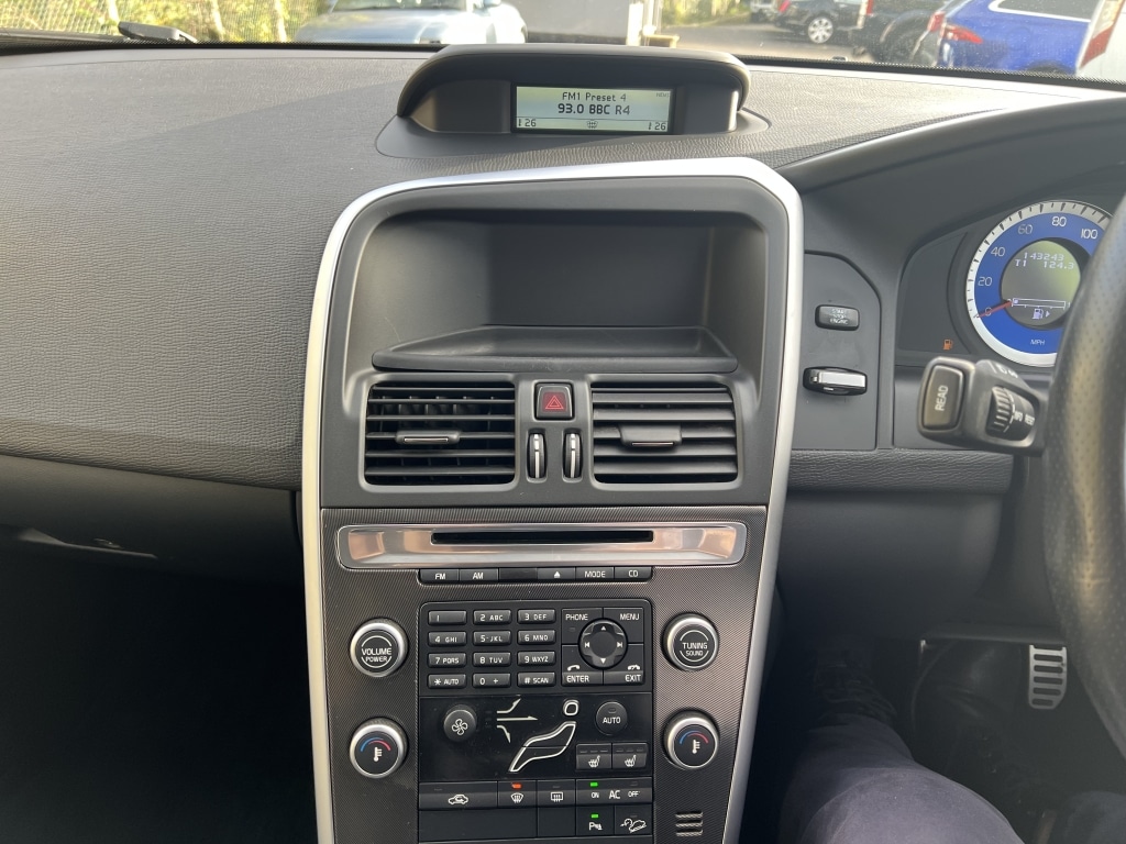 Used Volvo XC60 2010 for sale - 76383456: Photo 35