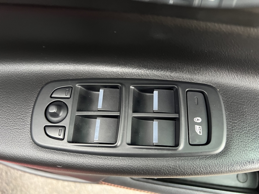 Used Jaguar XE 2015 for sale - 77423703: Photo 23