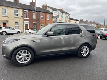 Used Land Rover Discovery 2017 for sale - 77833196: Photo