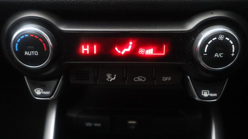 Used Kia Stonic 2023 for sale - 77662082: Photo 19