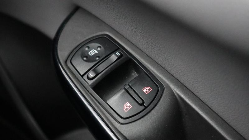 Used Vauxhall Corsa 2016 for sale - 77951308: Photo 26