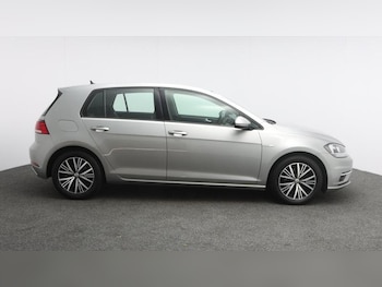 Used Volkswagen Golf 2019 for sale - 78929744: Photo