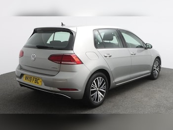 Used Volkswagen Golf 2019 for sale - 78929744: Photo