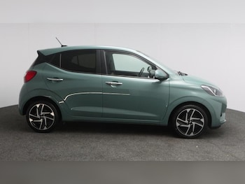 Used Hyundai i10 2023 for sale - 79077046: Photo