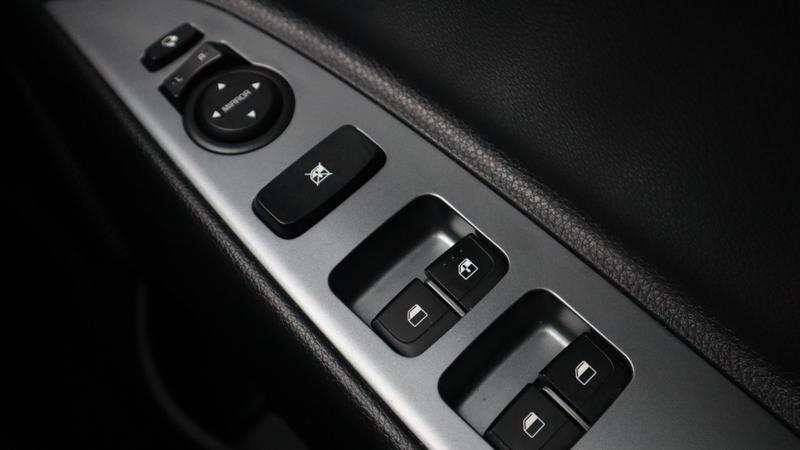 Used Kia Stonic 2023 for sale - 77747064: Photo 27