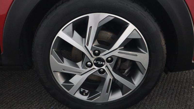 Used Kia Stonic 2023 for sale - 77747064: Photo 32