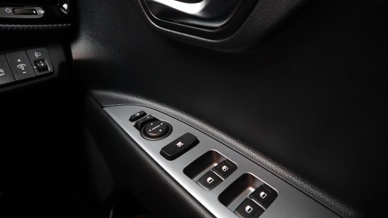 Used Kia Stonic 2023 for sale - 77248611: Photo 23