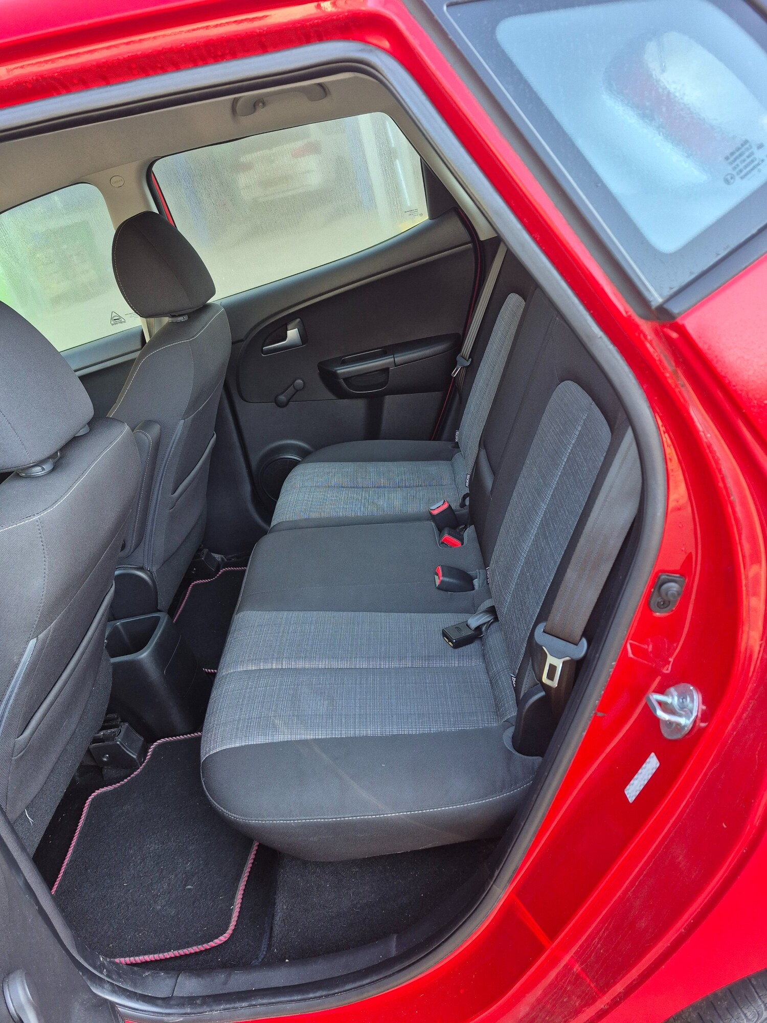 Used Kia Venga 2011 for sale - 77945264: Photo 6