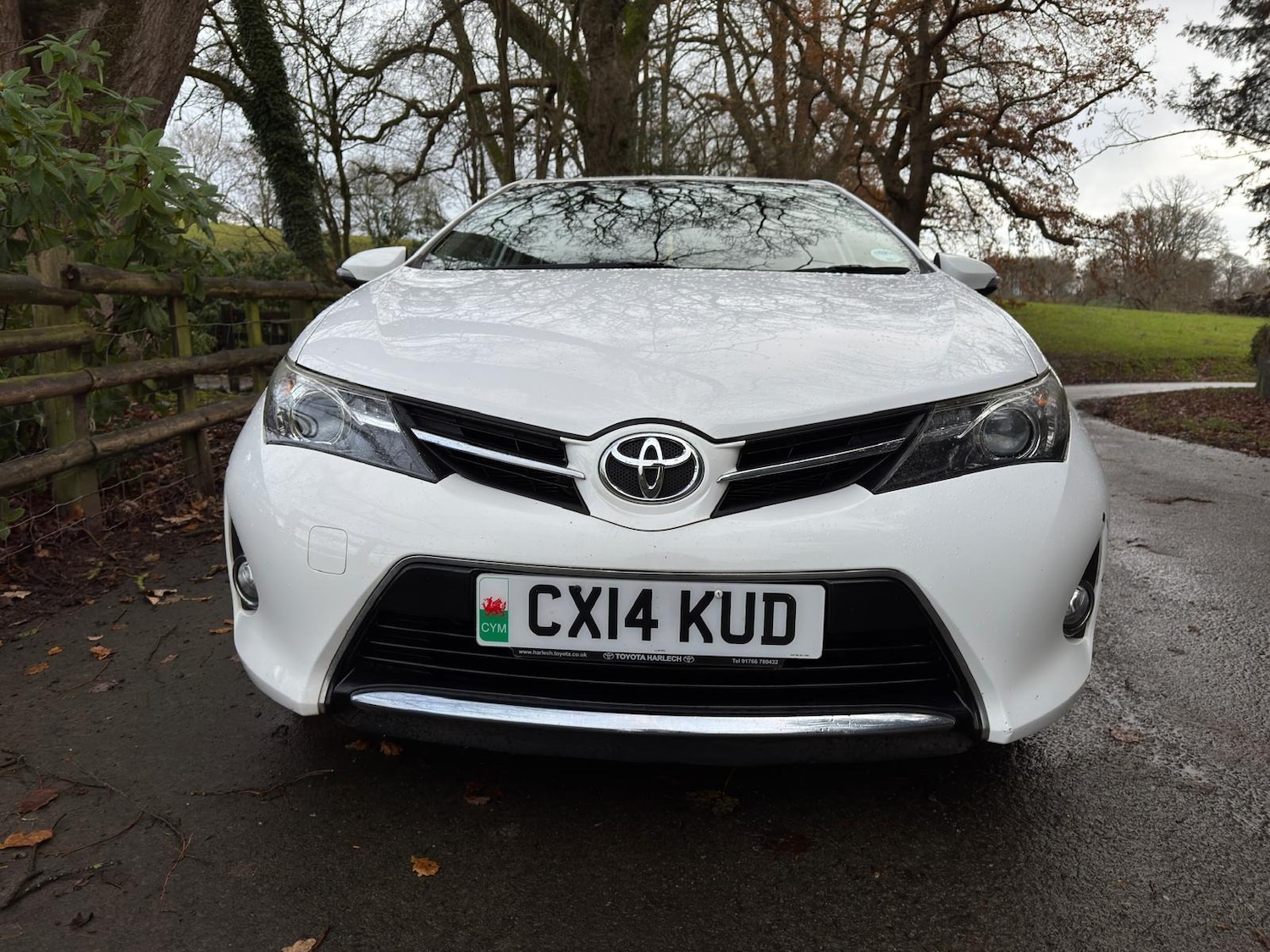 Used Toyota Auris 2014 for sale - 76863753: Photo 2