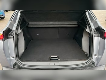 Used Peugeot 2008 2023 for sale - 77148331: Photo