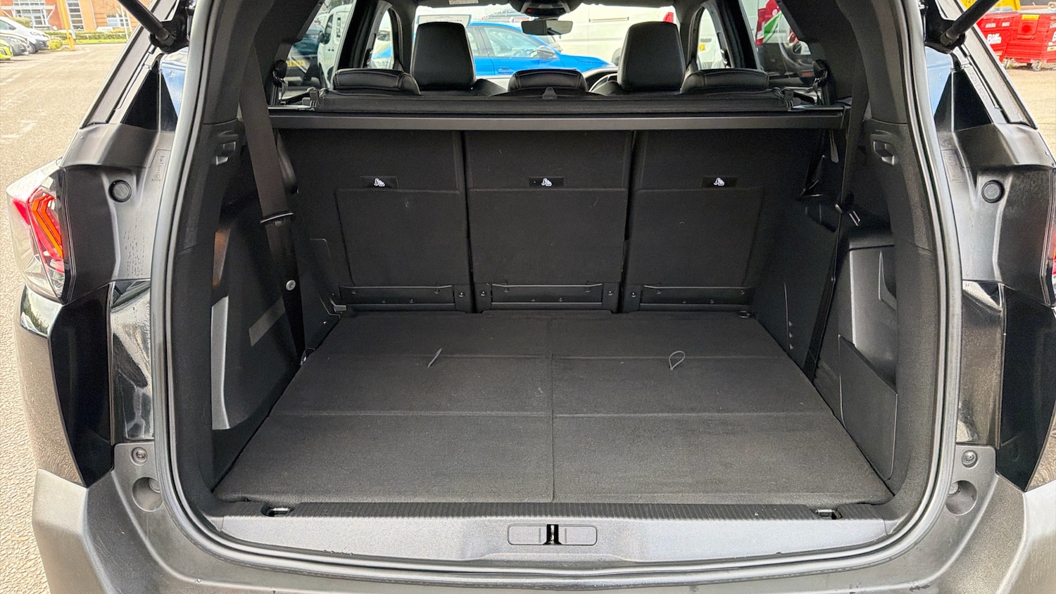 Used Peugeot 5008 2023 for sale - 76892859: Photo 4