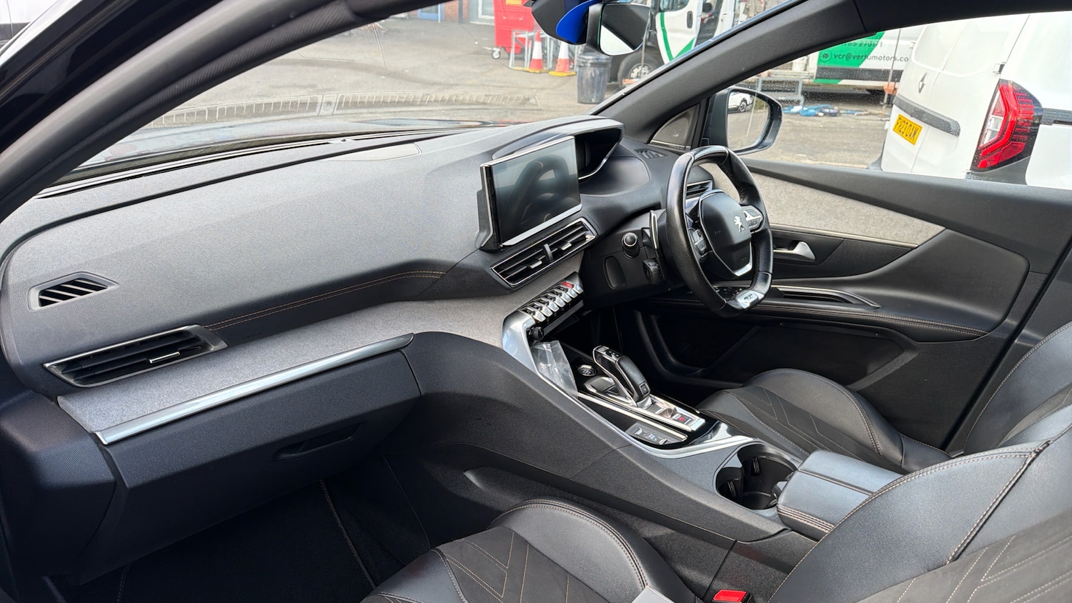 Used Peugeot 5008 2023 for sale - 76892859: Photo 9